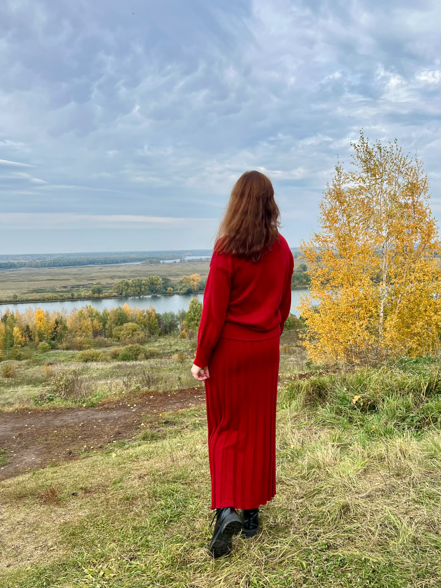 Родина Сергея Есенина — село Константиново — место удивительное и вдохновляющее. Совсем не обязательно быть поклонником поэта, чтобы полюбить этот уголок всей душой. Тем более от Владимира до «страны березового ситца» всего около четырех часов пути. И они того стоят!