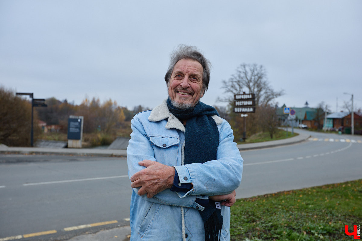 Кого только не принимал радушный Суздаль! На днях список достопочтенных гостей пополнил совершенно удивительный человек. На Владимирскую землю ступил инженер, бизнесмен и отец создателя Tesla, Илона Маска, Эррол Маск. «Ключ-Медиа» не упустил возможности встретиться и пообщаться с легендарной личностью.