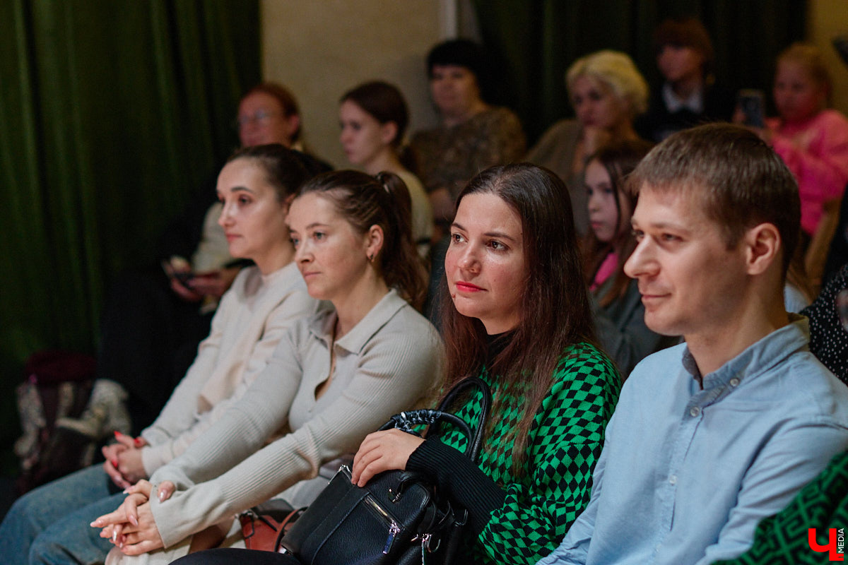 Для него все роли главные! Звезда «Ералаша», а также сериалов «Кадетство» и «Папины дочки» Александр Головин встретился во Владимире со своими поклонниками. «Ключ-Медиа» побывал на творческой встрече и узнал про отношения 36-летнего актера с товарищами по нашумевшему в нулевые проекту и новые работы, в которых теперь задействован бывший «суворовец Максим Макаров».