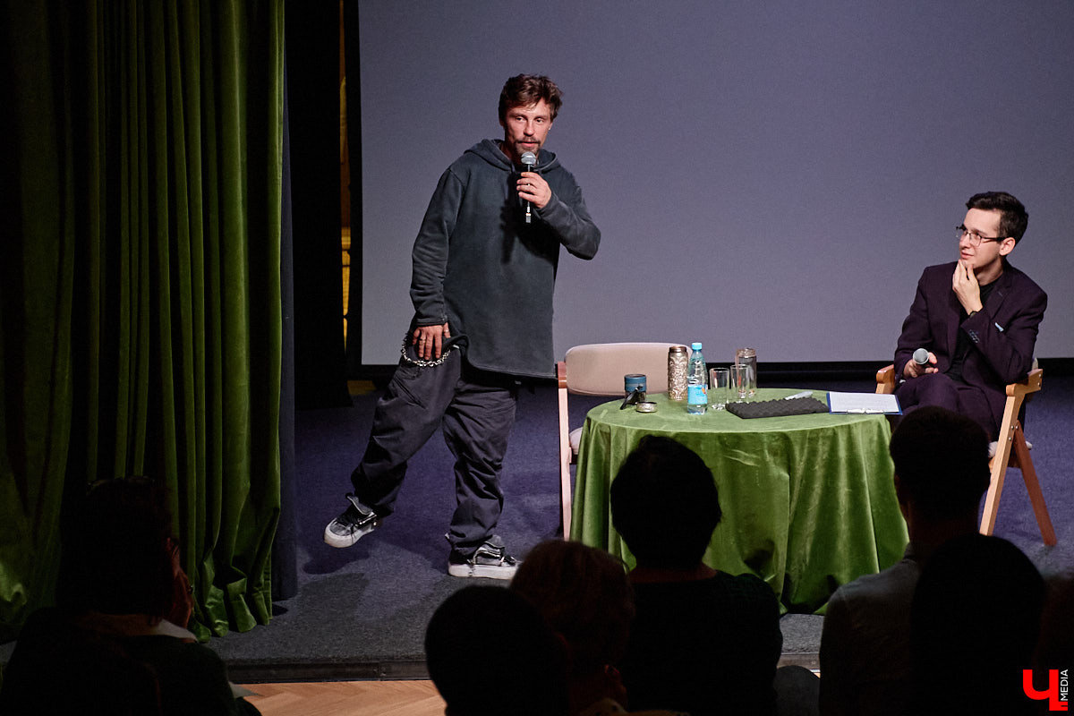 Для него все роли главные! Звезда «Ералаша», а также сериалов «Кадетство» и «Папины дочки» Александр Головин встретился во Владимире со своими поклонниками. «Ключ-Медиа» побывал на творческой встрече и узнал про отношения 36-летнего актера с товарищами по нашумевшему в нулевые проекту и новые работы, в которых теперь задействован бывший «суворовец Максим Макаров».