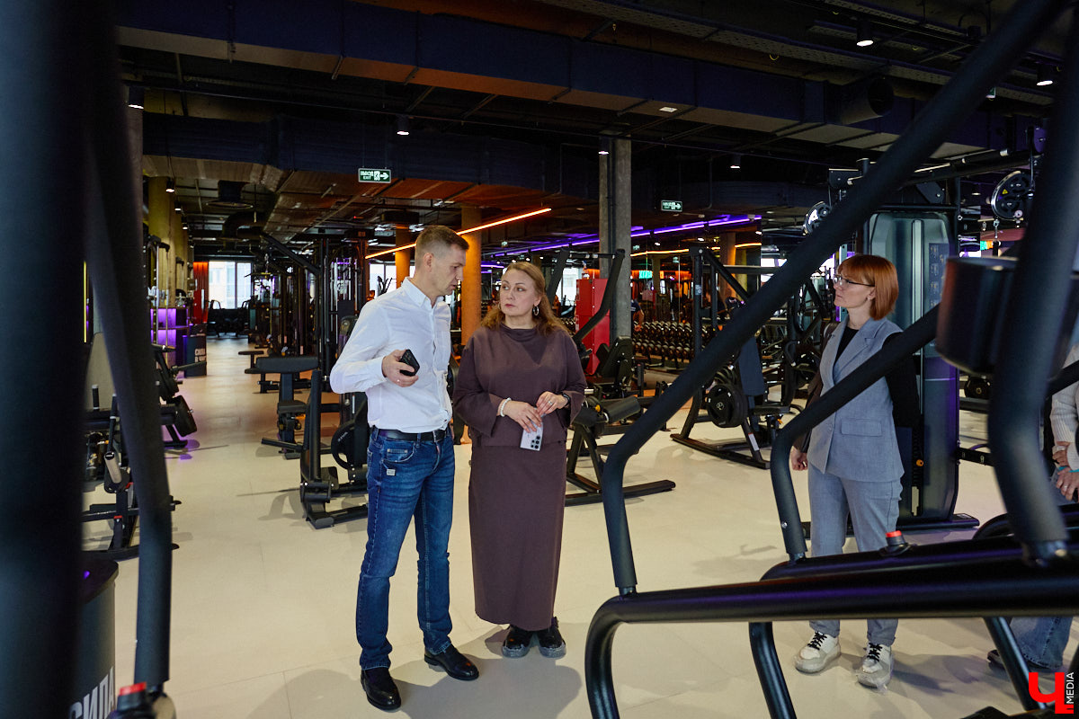 Фитнес-клуб в торговом центре — звучит интересно, согласитесь? В Ленинском районе в таком формате начало работу новое пространство DDX Fitness. Спортивная локация площадью 1500 квадратных метров стала 125-й по счету в России и первой в нашем регионе.