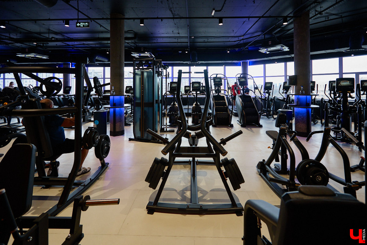 Фитнес-клуб в торговом центре — звучит интересно, согласитесь? В Ленинском районе в таком формате начало работу новое пространство DDX Fitness. Спортивная локация площадью 1500 квадратных метров стала 125-й по счету в России и первой в нашем регионе.