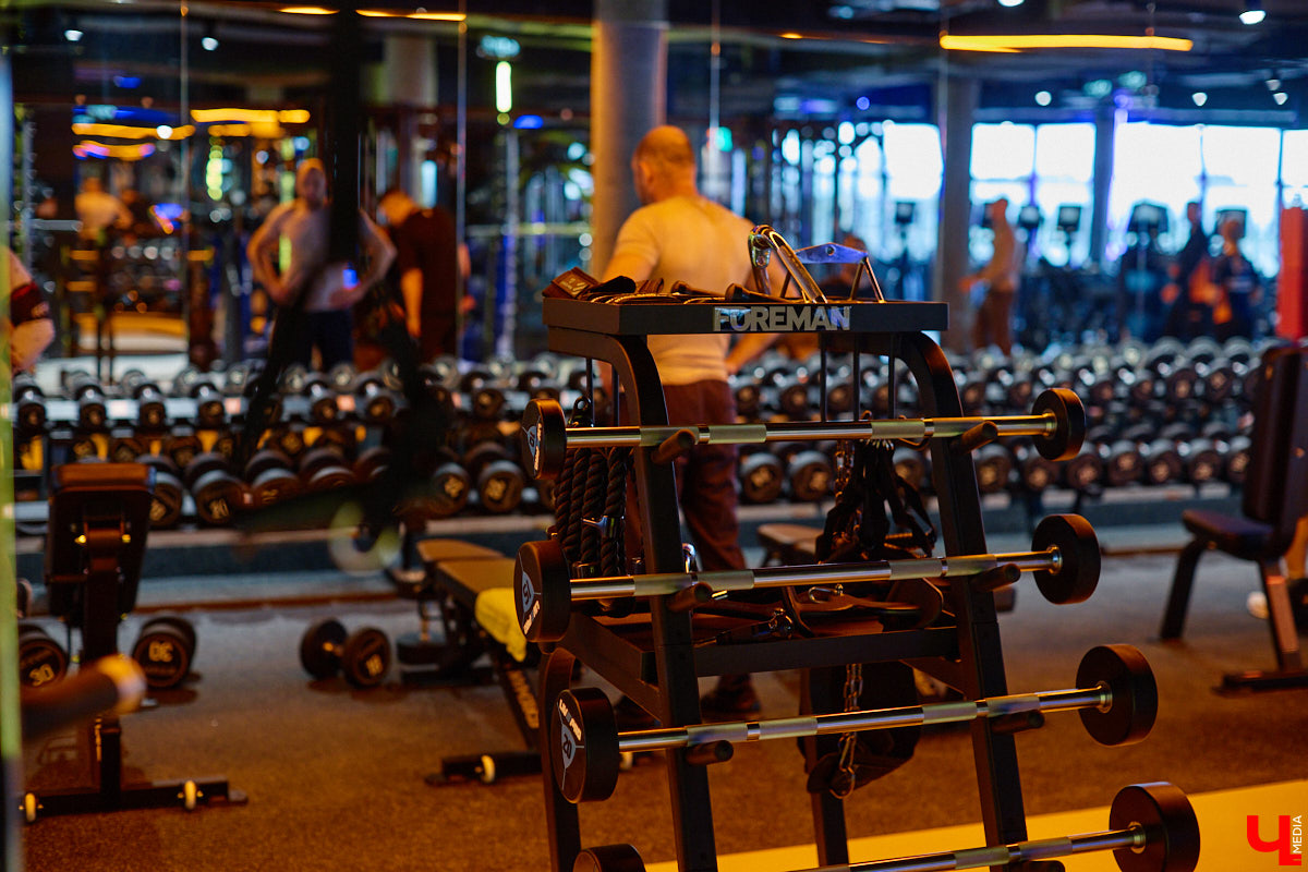 Фитнес-клуб в торговом центре — звучит интересно, согласитесь? В Ленинском районе в таком формате начало работу новое пространство DDX Fitness. Спортивная локация площадью 1500 квадратных метров стала 125-й по счету в России и первой в нашем регионе.