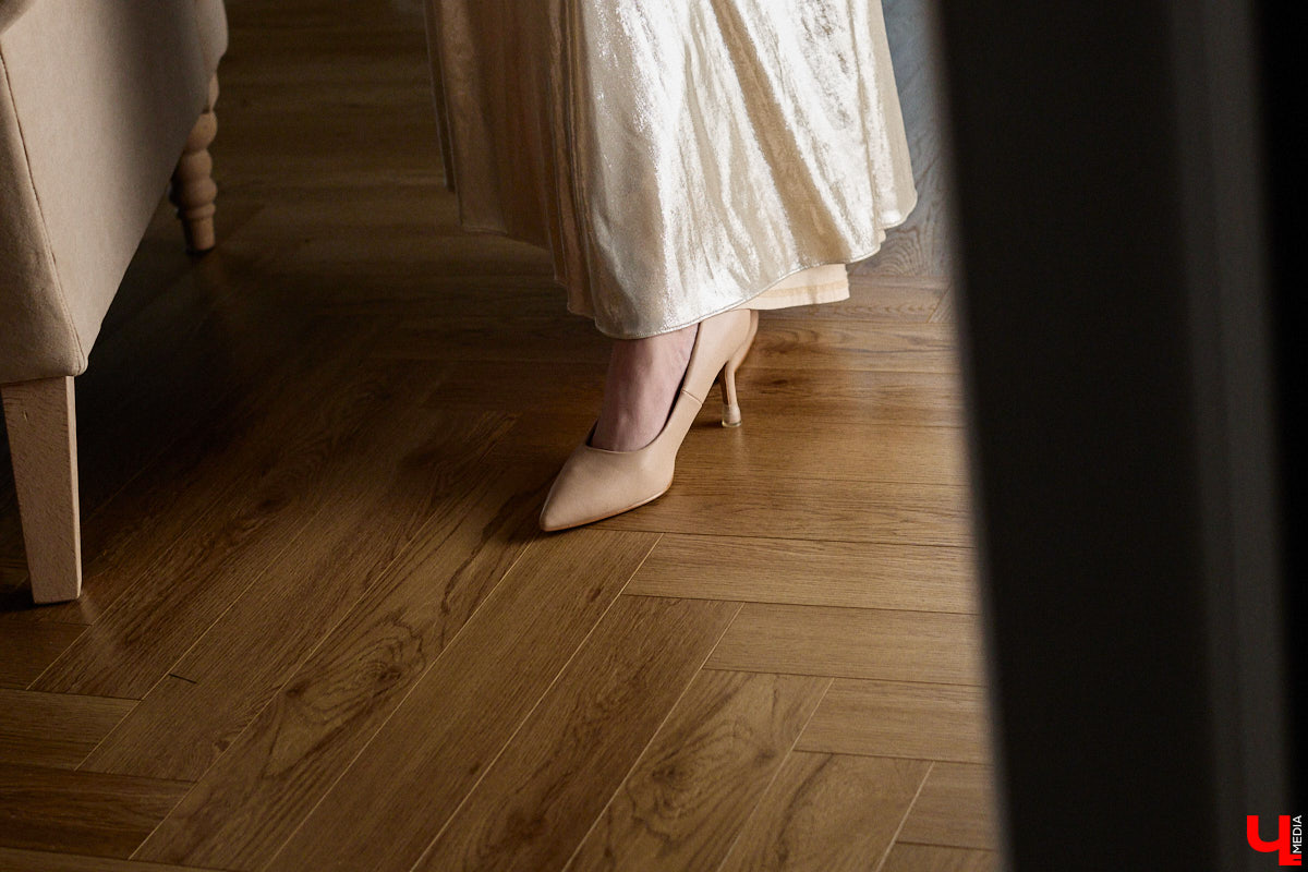 Древние греки считали красоту неотъемлемым свойством мира, а Аристотель принимал ее как проявление высшей гармонии. И если раньше мудрецы восхищались всем прекрасным, то наша героиня Софья Савельева черпает вдохновение из мифов о богинях с горы Олимп. Девушка уверена, что даже в повседневном аутфите можно отразить черты их образов.