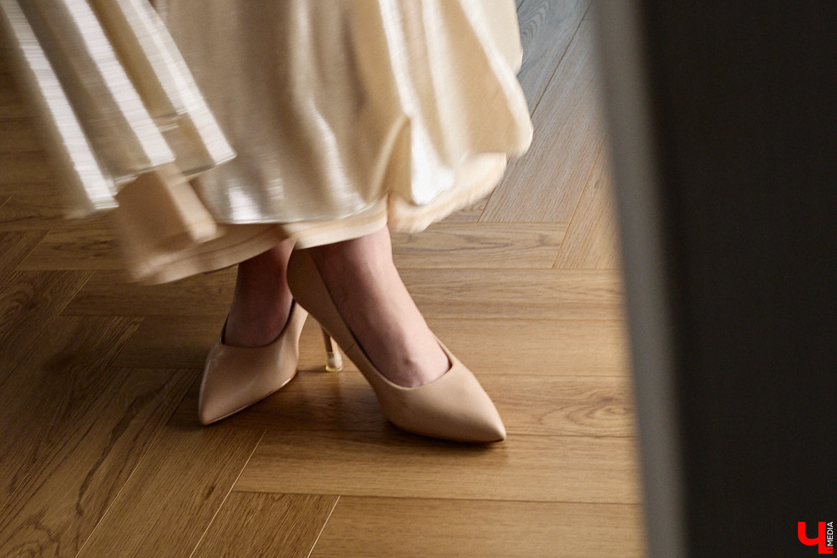 Древние греки считали красоту неотъемлемым свойством мира, а Аристотель принимал ее как проявление высшей гармонии. И если раньше мудрецы восхищались всем прекрасным, то наша героиня Софья Савельева черпает вдохновение из мифов о богинях с горы Олимп. Девушка уверена, что даже в повседневном аутфите можно отразить черты их образов.