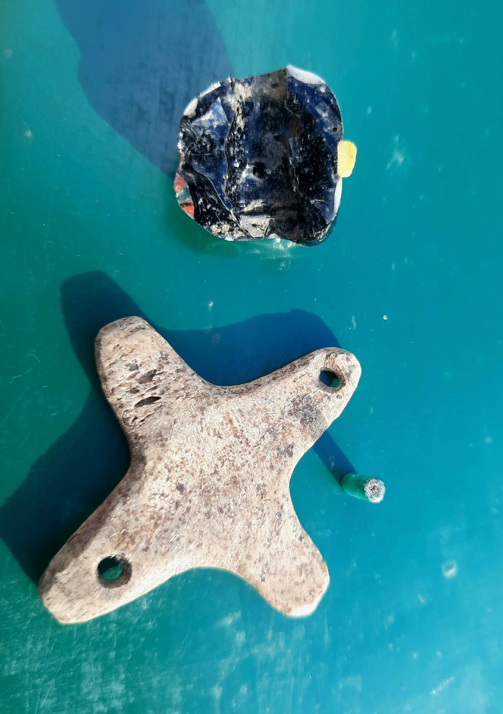 Муром является одним из эпицентров археологических раскопок. Там продолжили исследование территории Окского парка, с которой, собственно, и начал развиваться город. Изыскания, стартовавшие еще в 1939 году, продолжаются локально и в наши дни. За это время специалисты обнаружили на глубине немало важных артефактов. Щедрым на находки оказался и полевой сезон 2025 года.