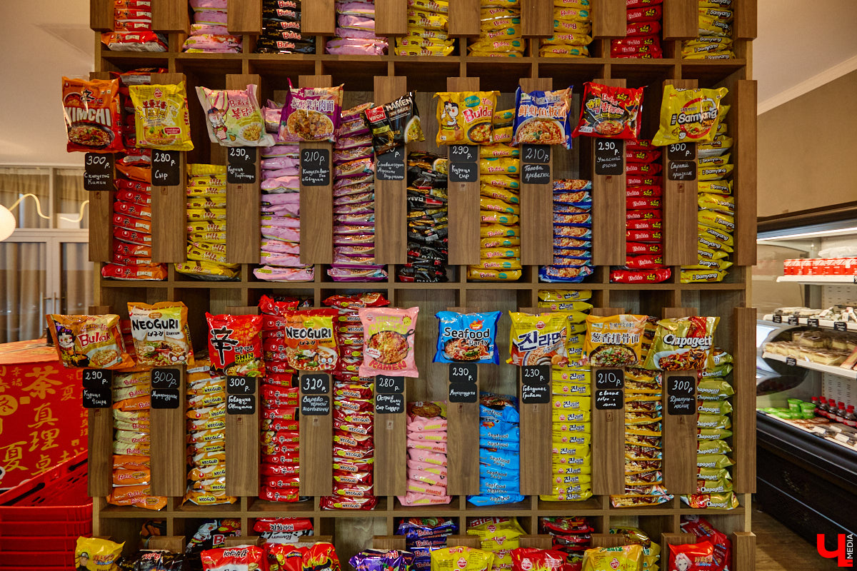 Есть такие точки на карте города, куда едешь за настроением — без планов и спешки, в удовольствие. Для владимирцев одно из таких мест — обновленный комплекс «Руськино» на Суздальском проспекте, где фильмы, еда, гаджеты и даже киберспорт гармонично уживаются под одной крышей. А значит, каждый найдет себе занятие по душе: от дневных семейных посиделок до ночных геймерских баталий.