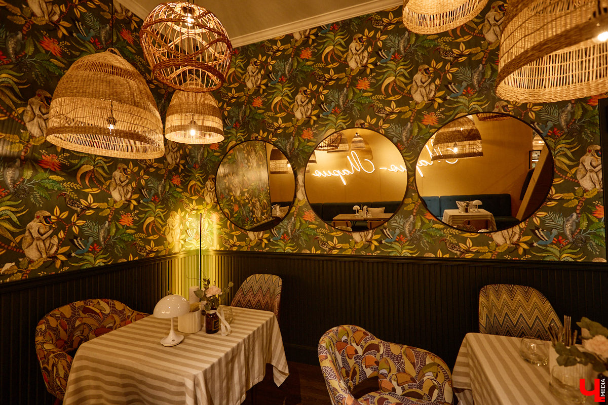 Есть такие точки на карте города, куда едешь за настроением — без планов и спешки, в удовольствие. Для владимирцев одно из таких мест — обновленный комплекс «Руськино» на Суздальском проспекте, где фильмы, еда, гаджеты и даже киберспорт гармонично уживаются под одной крышей. А значит, каждый найдет себе занятие по душе: от дневных семейных посиделок до ночных геймерских баталий.