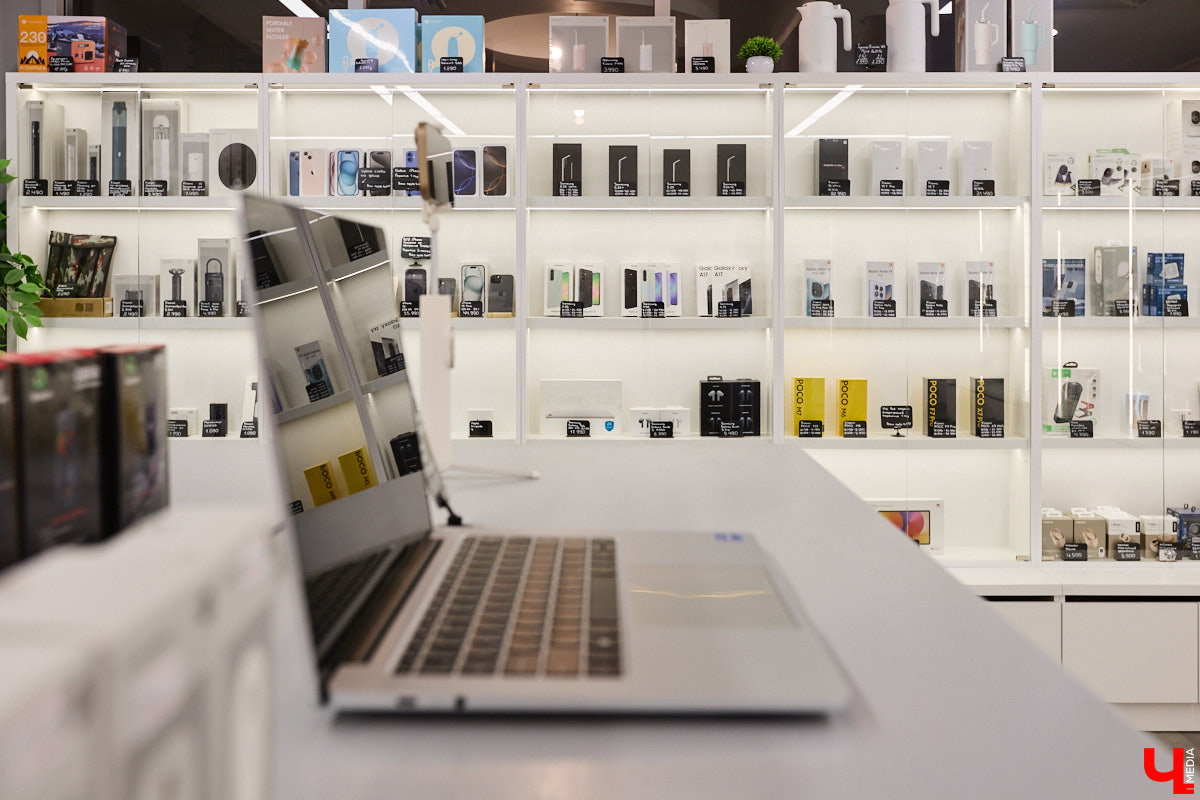 Есть такие точки на карте города, куда едешь за настроением — без планов и спешки, в удовольствие. Для владимирцев одно из таких мест — обновленный комплекс «Руськино» на Суздальском проспекте, где фильмы, еда, гаджеты и даже киберспорт гармонично уживаются под одной крышей. А значит, каждый найдет себе занятие по душе: от дневных семейных посиделок до ночных геймерских баталий.