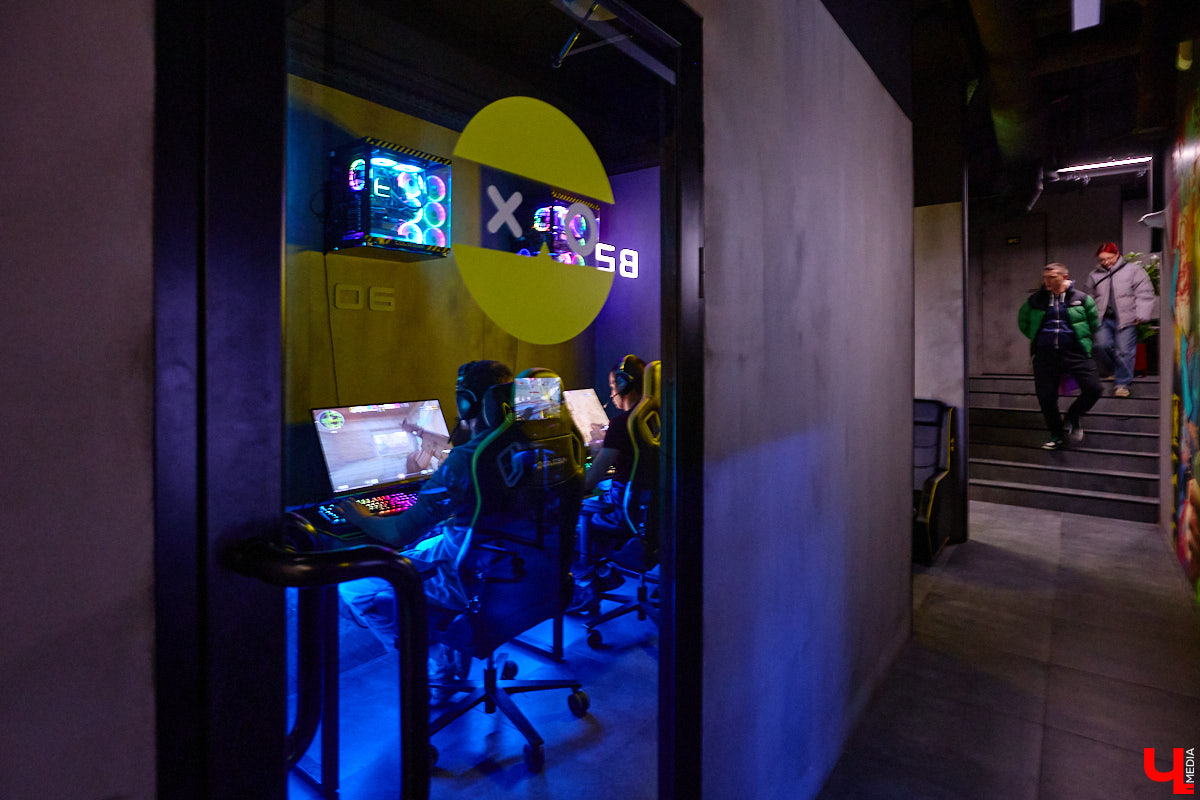 Есть такие точки на карте города, куда едешь за настроением — без планов и спешки, в удовольствие. Для владимирцев одно из таких мест — обновленный комплекс «Руськино» на Суздальском проспекте, где фильмы, еда, гаджеты и даже киберспорт гармонично уживаются под одной крышей. А значит, каждый найдет себе занятие по душе: от дневных семейных посиделок до ночных геймерских баталий.