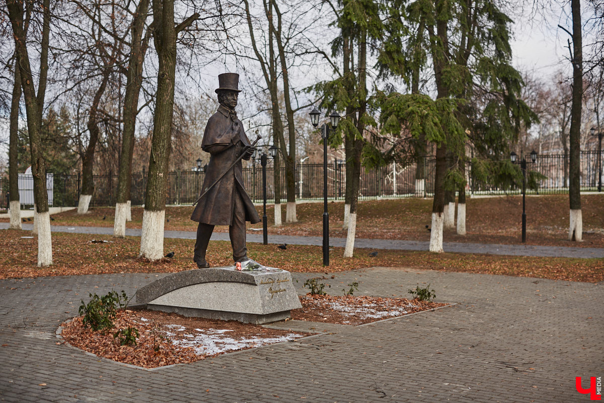 Погодная ситуация в последний осенний месяц богата на парадоксы. Прогнозы пестрят сообщениями об аномальном тепле, при этом синоптики ждут снега и гололедицы уже вот-вот. Разбираемся, чем же намерена удивлять нас текущая семидневка.