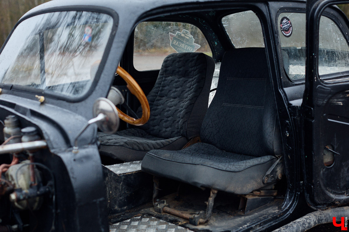 Житель Владимира Николай Папушев собрал гоночный автомобиль на базе легендарного «запорожца». Хот-род поражает не только дизайном, но и мощью мотора. На городских дорогах его, конечно, не встретишь. Экстремальные заезды проходят только на закрытых площадках. Для «Ключ-Медиа» владелец чудо-машины организовал специальный тест-драйв.