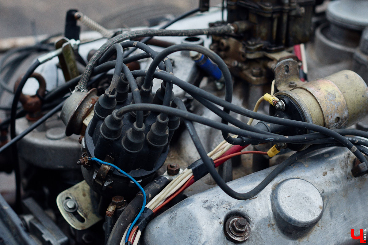 Житель Владимира Николай Папушев собрал гоночный автомобиль на базе легендарного «запорожца». Хот-род поражает не только дизайном, но и мощью мотора. На городских дорогах его, конечно, не встретишь. Экстремальные заезды проходят только на закрытых площадках. Для «Ключ-Медиа» владелец чудо-машины организовал специальный тест-драйв.