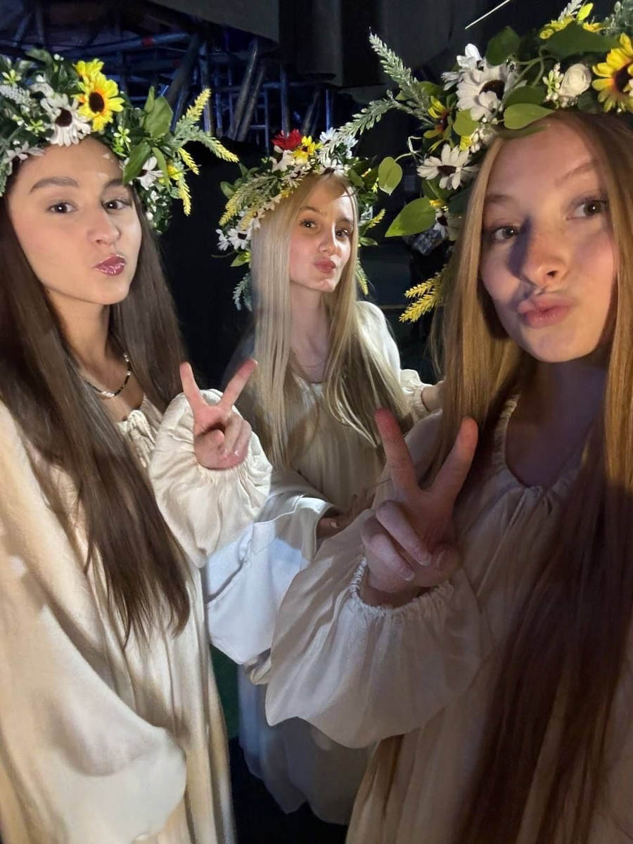 Юные владимирские звезды Милана Крохина и Вероника Тарасова не прошли в финал «Голос. Дети», представляя во время поединков команду Натальи Подольской и Владимира Преснякова. Однако победа девочек в состязаниях троек дала им шанс на реванш в дополнительном этапе. «Ключ-Медиа» поговорил с конкурсантками о том, как они лично оценивают свои выступления и подготовку к ним.