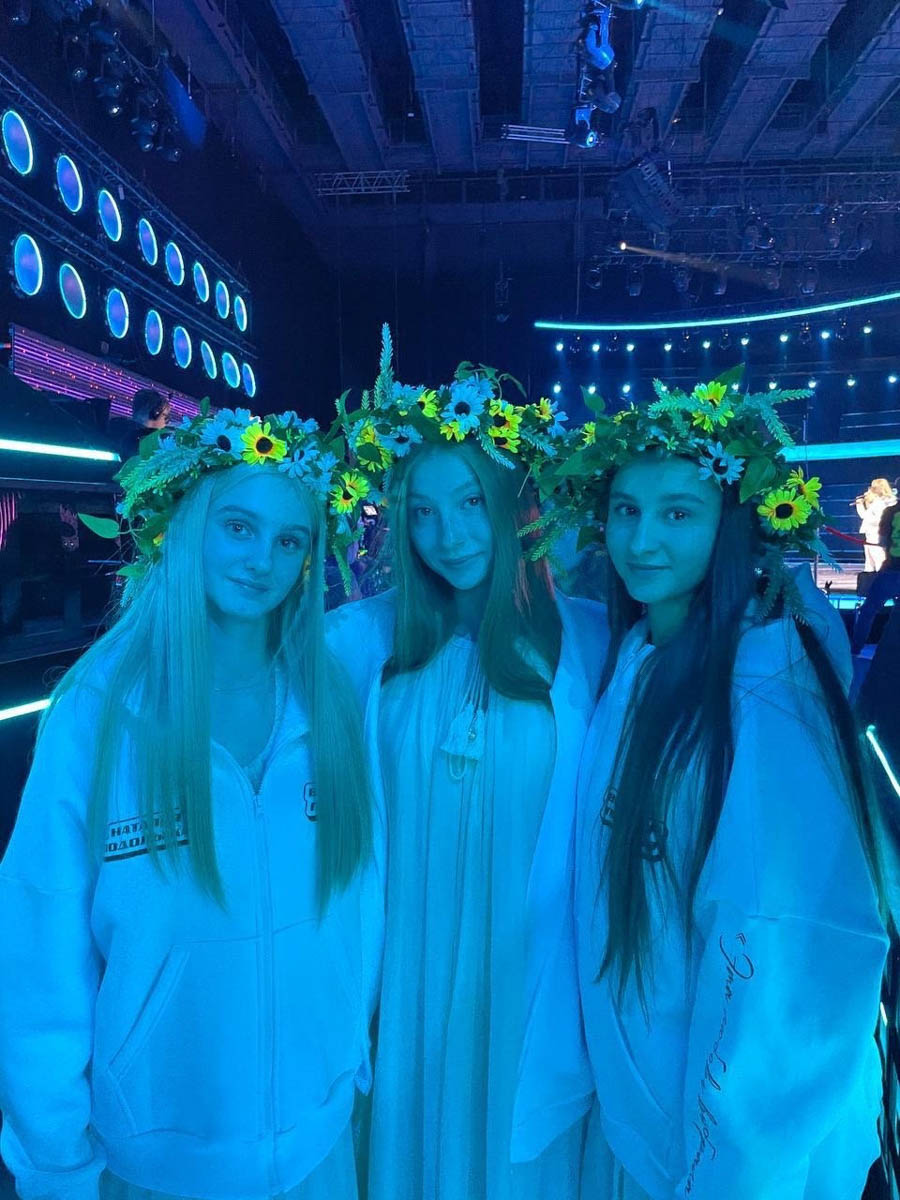 Юные владимирские звезды Милана Крохина и Вероника Тарасова не прошли в финал «Голос. Дети», представляя во время поединков команду Натальи Подольской и Владимира Преснякова. Однако победа девочек в состязаниях троек дала им шанс на реванш в дополнительном этапе. «Ключ-Медиа» поговорил с конкурсантками о том, как они лично оценивают свои выступления и подготовку к ним.