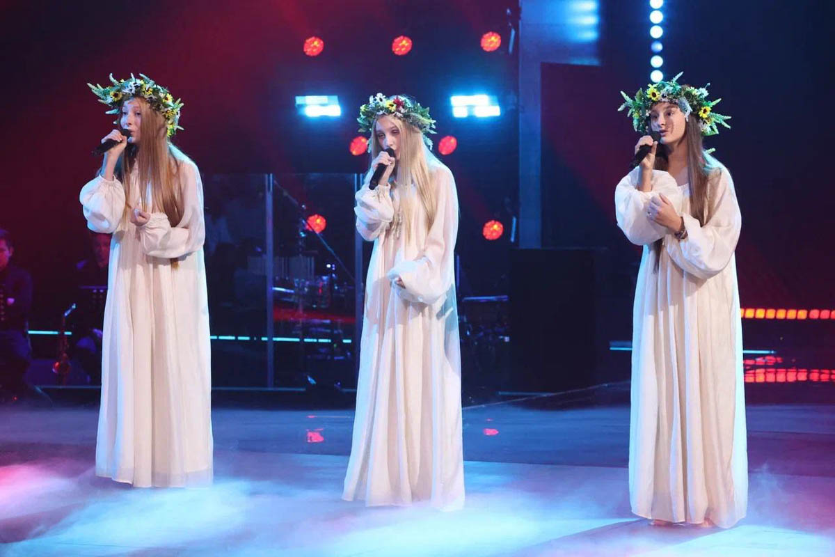 Юные владимирские звезды Милана Крохина и Вероника Тарасова не прошли в финал «Голос. Дети», представляя во время поединков команду Натальи Подольской и Владимира Преснякова. Однако победа девочек в состязаниях троек дала им шанс на реванш в дополнительном этапе. «Ключ-Медиа» поговорил с конкурсантками о том, как они лично оценивают свои выступления и подготовку к ним.