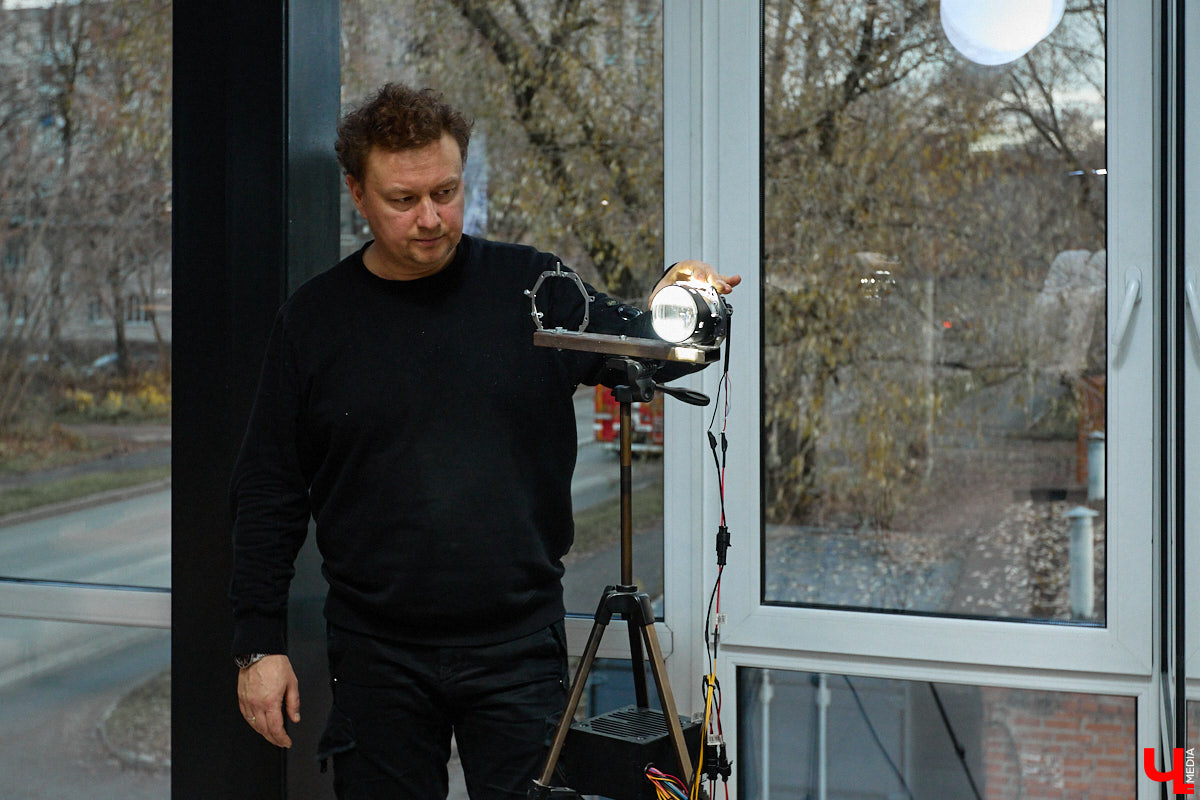 Представьте: вы едете ночью по темной дороге, сигнальный свет едва пробивается сквозь мрак. На парковке замечаете: стекла тусклые, запотевшие, с мелкими трещинами. Но спустя несколько часов тот же автомобиль триумфально возвращается в гараж: его фары сияют ярко, четко, почти ослепительно. Именно тогда понимаешь: в автосервисе Kerby’s Refit умеют творить чудеса!