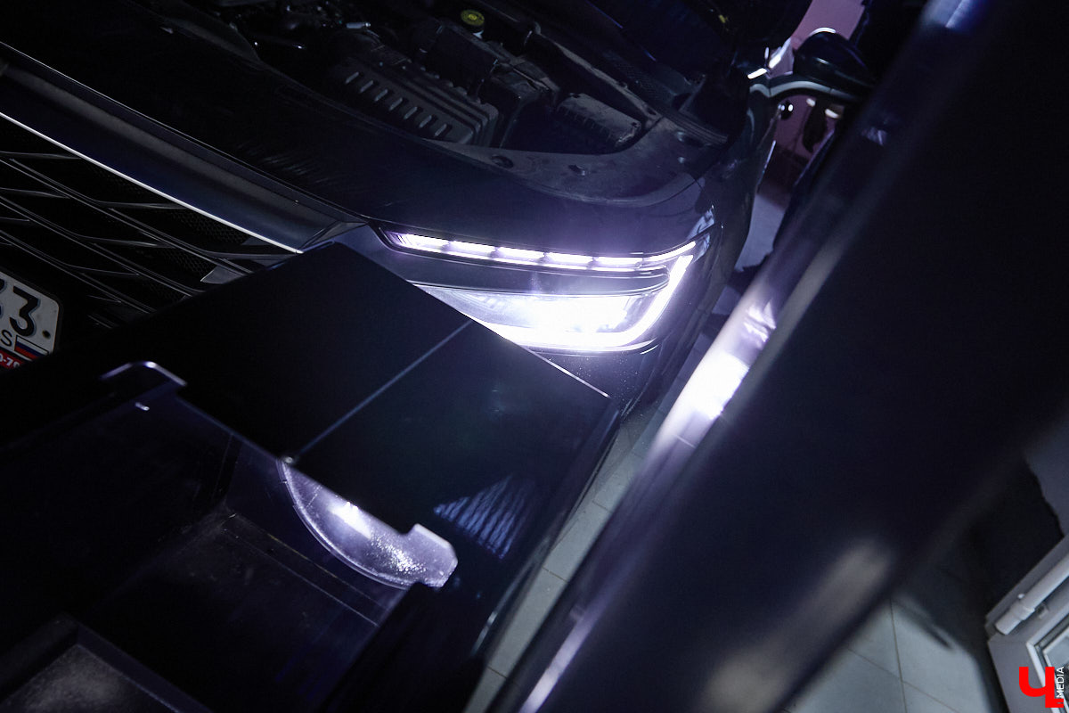 Представьте: вы едете ночью по темной дороге, сигнальный свет едва пробивается сквозь мрак. На парковке замечаете: стекла тусклые, запотевшие, с мелкими трещинами. Но спустя несколько часов тот же автомобиль триумфально возвращается в гараж: его фары сияют ярко, четко, почти ослепительно. Именно тогда понимаешь: в автосервисе Kerby’s Refit умеют творить чудеса!