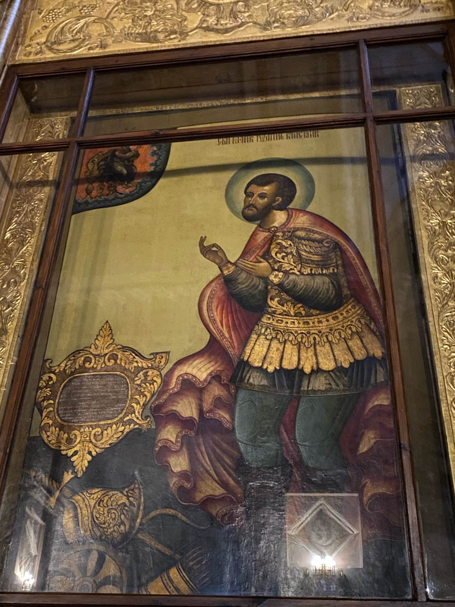 Нижегородская область — территория творческая и многогранная. Маршруты по ней можно прокладывать самые разнообразные. Главной целью этого путешествия стала знаменитая Болдинская осень. А по дороге в Большое Болдино, где Александр Пушкин создал свыше 60 своих произведений, заглянули и в Кулебаки. Там установлен один из первых в стране памятников Ленину. Посетили мы и родину арзамасского гуся лапчатого.