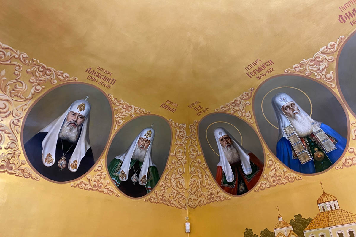 Нижегородская область — территория творческая и многогранная. Маршруты по ней можно прокладывать самые разнообразные. Главной целью этого путешествия стала знаменитая Болдинская осень. А по дороге в Большое Болдино, где Александр Пушкин создал свыше 60 своих произведений, заглянули и в Кулебаки. Там установлен один из первых в стране памятников Ленину. Посетили мы и родину арзамасского гуся лапчатого.