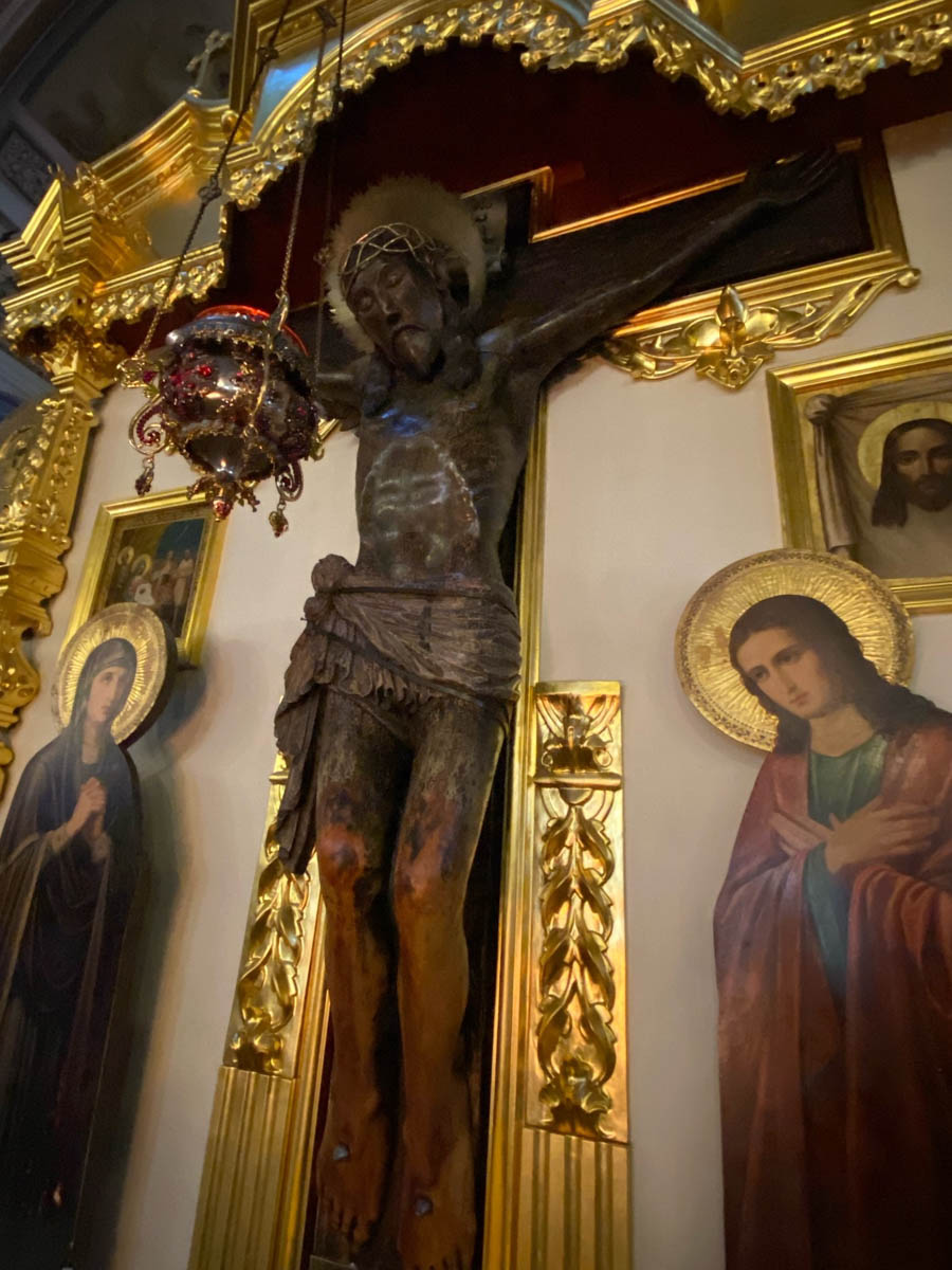 Нижегородская область — территория творческая и многогранная. Маршруты по ней можно прокладывать самые разнообразные. Главной целью этого путешествия стала знаменитая Болдинская осень. А по дороге в Большое Болдино, где Александр Пушкин создал свыше 60 своих произведений, заглянули и в Кулебаки. Там установлен один из первых в стране памятников Ленину. Посетили мы и родину арзамасского гуся лапчатого.