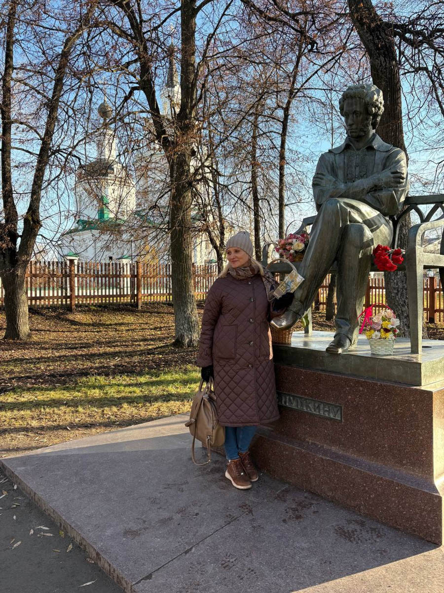 Нижегородская область — территория творческая и многогранная. Маршруты по ней можно прокладывать самые разнообразные. Главной целью этого путешествия стала знаменитая Болдинская осень. А по дороге в Большое Болдино, где Александр Пушкин создал свыше 60 своих произведений, заглянули и в Кулебаки. Там установлен один из первых в стране памятников Ленину. Посетили мы и родину арзамасского гуся лапчатого.