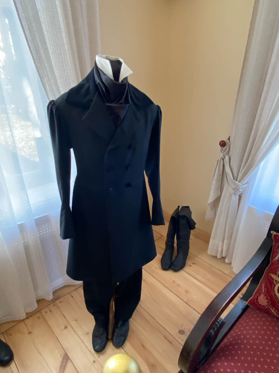 Нижегородская область — территория творческая и многогранная. Маршруты по ней можно прокладывать самые разнообразные. Главной целью этого путешествия стала знаменитая Болдинская осень. А по дороге в Большое Болдино, где Александр Пушкин создал свыше 60 своих произведений, заглянули и в Кулебаки. Там установлен один из первых в стране памятников Ленину. Посетили мы и родину арзамасского гуся лапчатого.