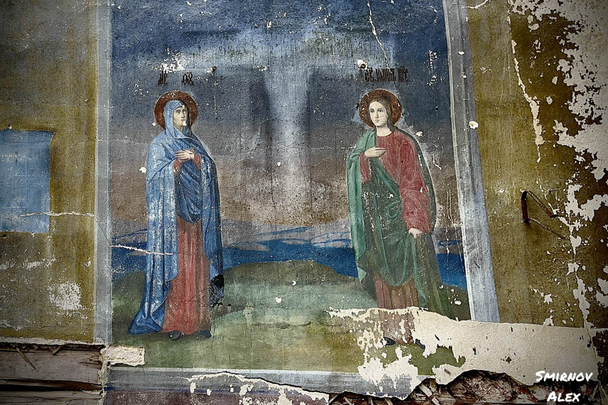 Забвение не щадит древнюю архитектуру. К счастью, некоторые жемчужины не только устояли, но и сохранили в своих стенах нечто ценное. Местный индустриальный турист Алексей Смирнов посетил несколько старинных церквей в нашей и соседних областях. Там он нашел удивительные вещи, заслуживающие быть как минимум увиденными.