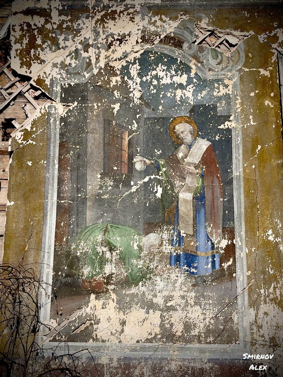 Забвение не щадит древнюю архитектуру. К счастью, некоторые жемчужины не только устояли, но и сохранили в своих стенах нечто ценное. Местный индустриальный турист Алексей Смирнов посетил несколько старинных церквей в нашей и соседних областях. Там он нашел удивительные вещи, заслуживающие быть как минимум увиденными.