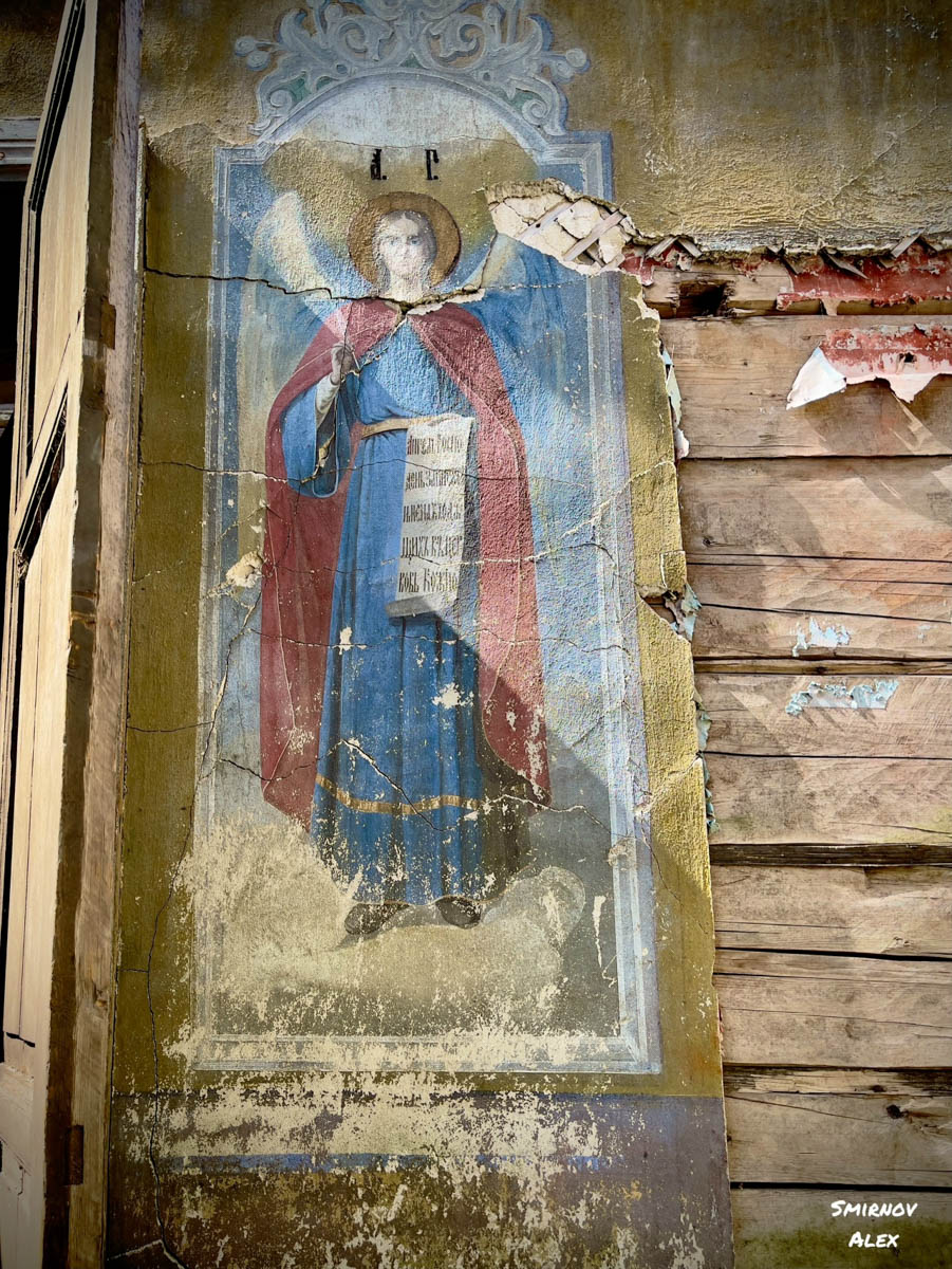Забвение не щадит древнюю архитектуру. К счастью, некоторые жемчужины не только устояли, но и сохранили в своих стенах нечто ценное. Местный индустриальный турист Алексей Смирнов посетил несколько старинных церквей в нашей и соседних областях. Там он нашел удивительные вещи, заслуживающие быть как минимум увиденными.
