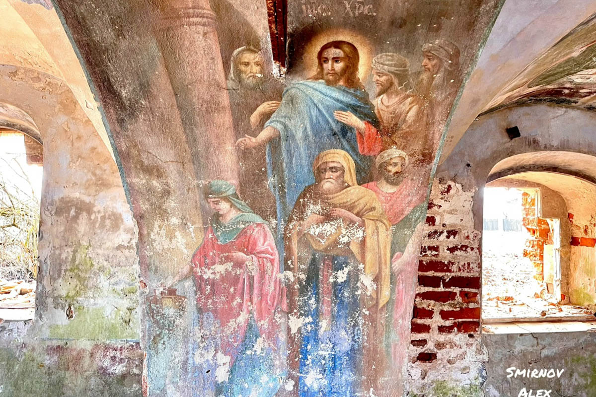 Забвение не щадит древнюю архитектуру. К счастью, некоторые жемчужины не только устояли, но и сохранили в своих стенах нечто ценное. Местный индустриальный турист Алексей Смирнов посетил несколько старинных церквей в нашей и соседних областях. Там он нашел удивительные вещи, заслуживающие быть как минимум увиденными.