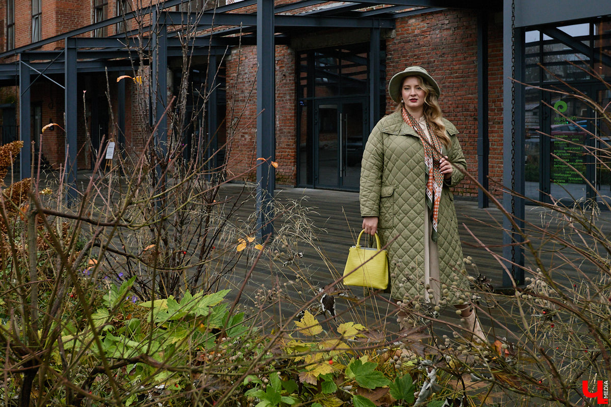 Чтобы чувствовать себя королевой, нужно преподносить свою персону соответствующим образом. Владимирская модель плюс-сайз Анастасия Егорова оттачивает это мастерство на конкурсах красоты, подиумах и съемочных площадках. На съемке для «Ключ-Медиа» в своих осенних образах героиня тоже была обворожительна.