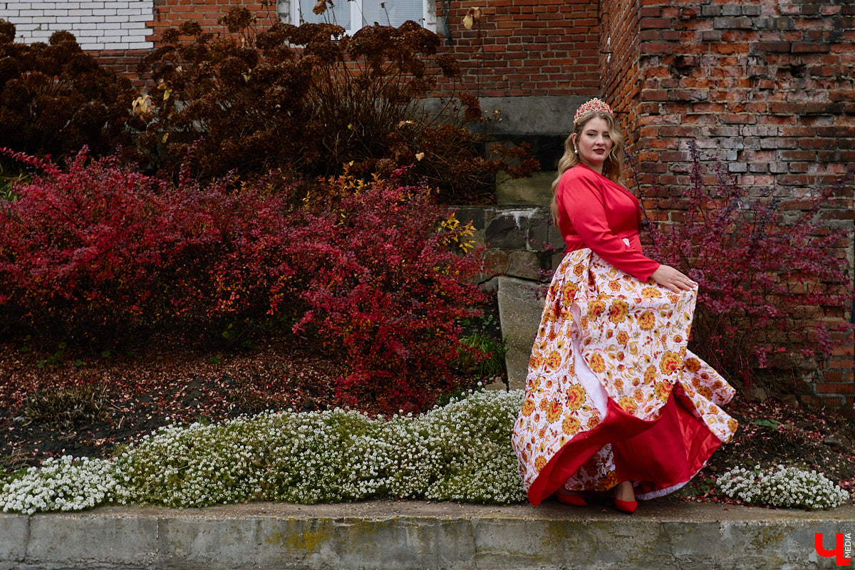 Чтобы чувствовать себя королевой, нужно преподносить свою персону соответствующим образом. Владимирская модель плюс-сайз Анастасия Егорова оттачивает это мастерство на конкурсах красоты, подиумах и съемочных площадках. На съемке для «Ключ-Медиа» в своих осенних образах героиня тоже была обворожительна.