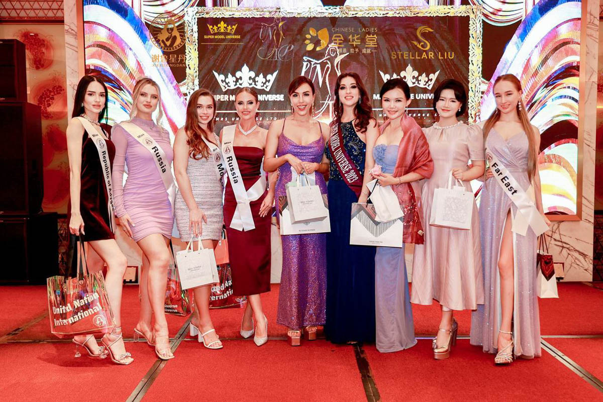 Владимирские красавицы не боятся препятствий и смело идут вперед за заслуженными наградами. Да не простыми, а международными! За сияющими коронами им пришлось лететь сразу в две страны — загадочный Китай и жаркий Египет. «Ключ-Медиа» узнал, какие титулы получили девушки и что для них значат подобные состязания.