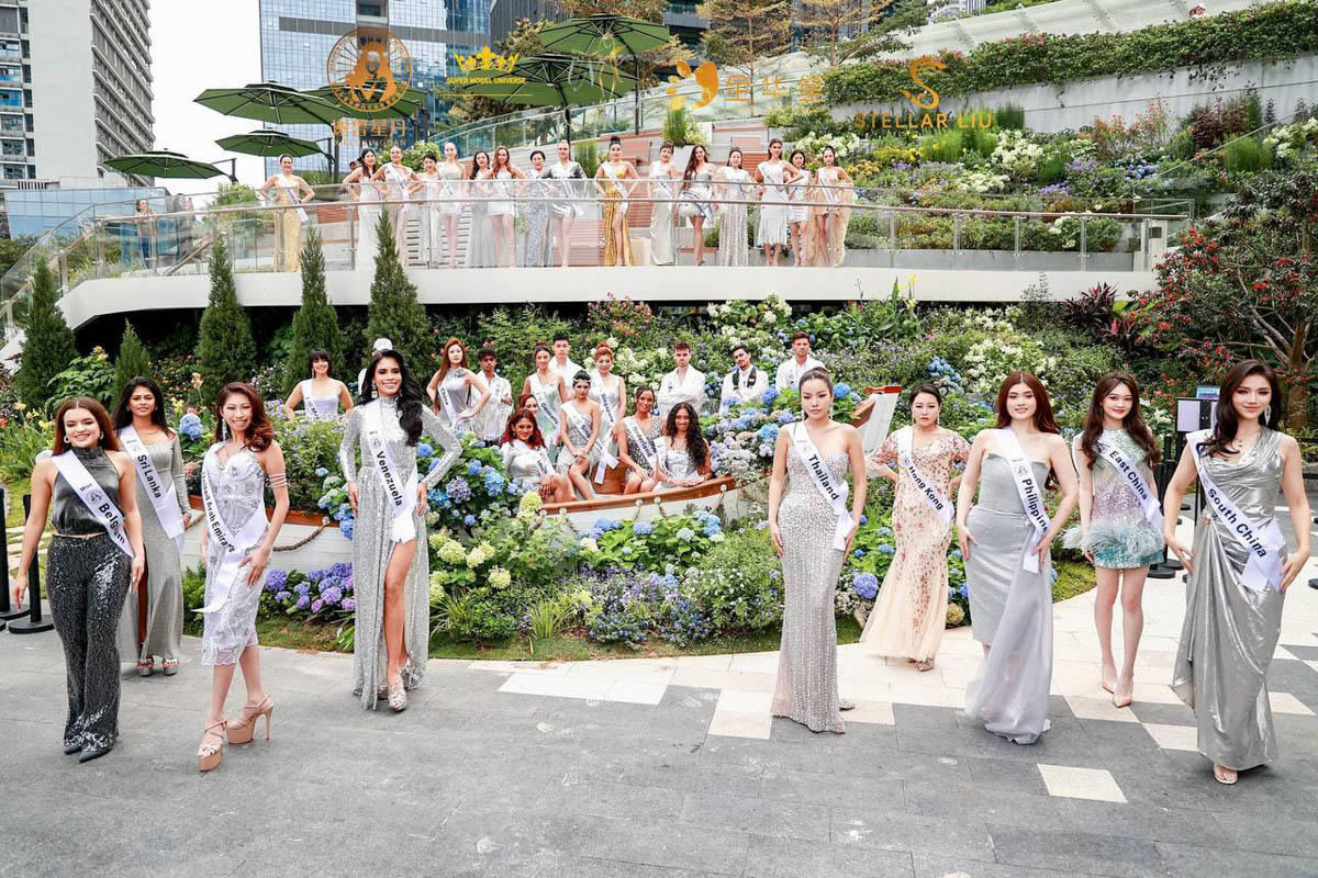 Владимирские красавицы не боятся препятствий и смело идут вперед за заслуженными наградами. Да не простыми, а международными! За сияющими коронами им пришлось лететь сразу в две страны — загадочный Китай и жаркий Египет. «Ключ-Медиа» узнал, какие титулы получили девушки и что для них значат подобные состязания.