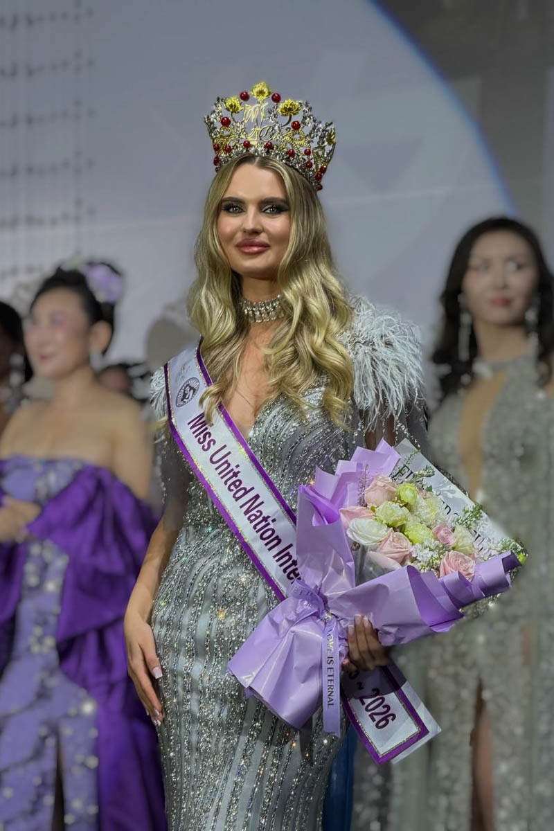 Владимирские красавицы не боятся препятствий и смело идут вперед за заслуженными наградами. Да не простыми, а международными! За сияющими коронами им пришлось лететь сразу в две страны — загадочный Китай и жаркий Египет. «Ключ-Медиа» узнал, какие титулы получили девушки и что для них значат подобные состязания.