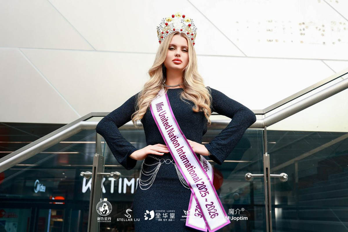 Владимирские красавицы не боятся препятствий и смело идут вперед за заслуженными наградами. Да не простыми, а международными! За сияющими коронами им пришлось лететь сразу в две страны — загадочный Китай и жаркий Египет. «Ключ-Медиа» узнал, какие титулы получили девушки и что для них значат подобные состязания.