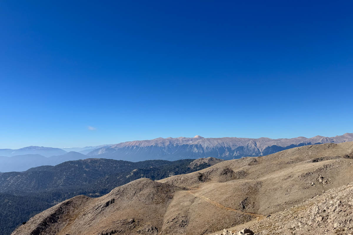 Одной из самых известных туристических точек на карте Турции, без сомнений, является Анталья! Все местные пляжи усеяны многоэтажными отелями, но за ними скрывается совсем иная сторона города. О ней «Ключ-Медиа» рассказала фотограф из Владимира Дарья Воронкова, которая отправилась в страну курортов с мужем далеко не греться под солнцем!