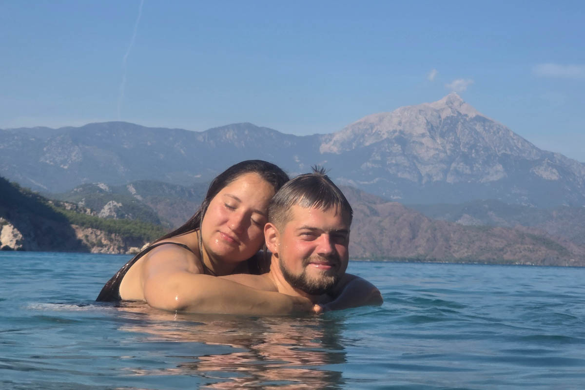 Одной из самых известных туристических точек на карте Турции, без сомнений, является Анталья! Все местные пляжи усеяны многоэтажными отелями, но за ними скрывается совсем иная сторона города. О ней «Ключ-Медиа» рассказала фотограф из Владимира Дарья Воронкова, которая отправилась в страну курортов с мужем далеко не греться под солнцем!