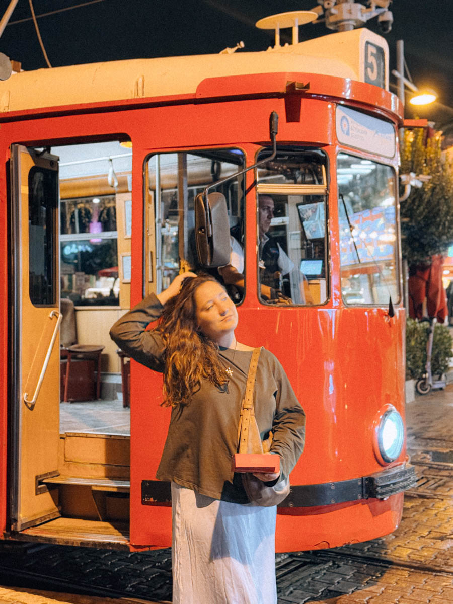 Одной из самых известных туристических точек на карте Турции, без сомнений, является Анталья! Все местные пляжи усеяны многоэтажными отелями, но за ними скрывается совсем иная сторона города. О ней «Ключ-Медиа» рассказала фотограф из Владимира Дарья Воронкова, которая отправилась в страну курортов с мужем далеко не греться под солнцем!