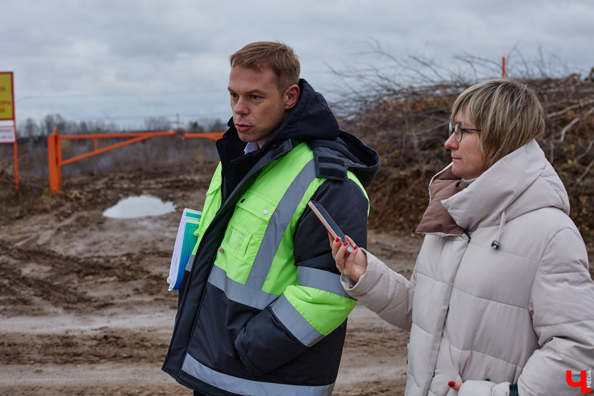 Во Владимире началось строительство новой дорожной артерии, которая соединит улицы Гастелло и Куйбышева. Стоимость участка длиной 600 метров оценена в 266 миллионов рублей. Завершить работы планируют к сентябрю 2026 года, ну а пока «Ключ-Медиа» оценил будущую развязку на старте ее сооружения.