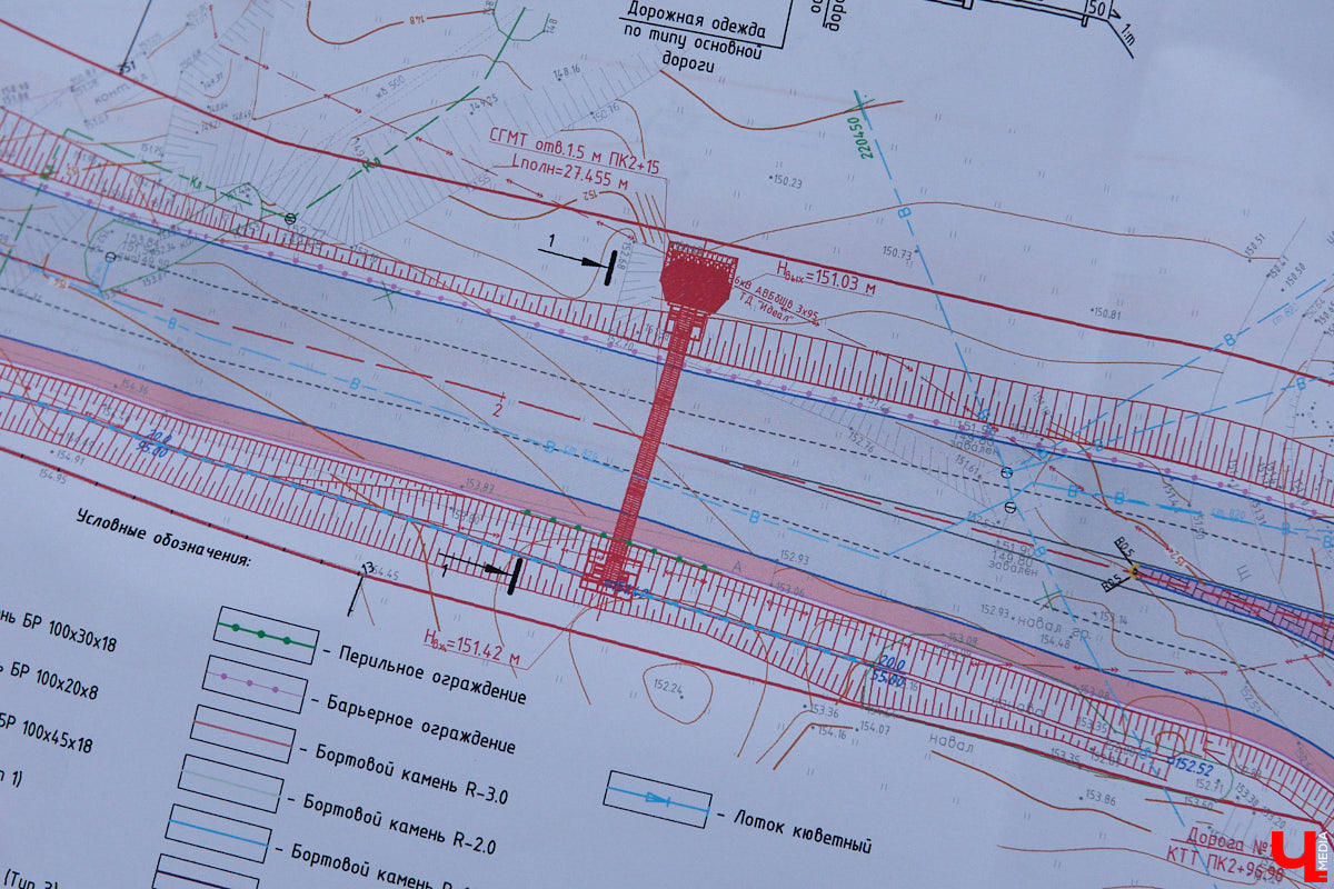 Во Владимире началось строительство новой дорожной артерии, которая соединит улицы Гастелло и Куйбышева. Стоимость участка длиной 600 метров оценена в 266 миллионов рублей. Завершить работы планируют к сентябрю 2026 года, ну а пока «Ключ-Медиа» оценил будущую развязку на старте ее сооружения.