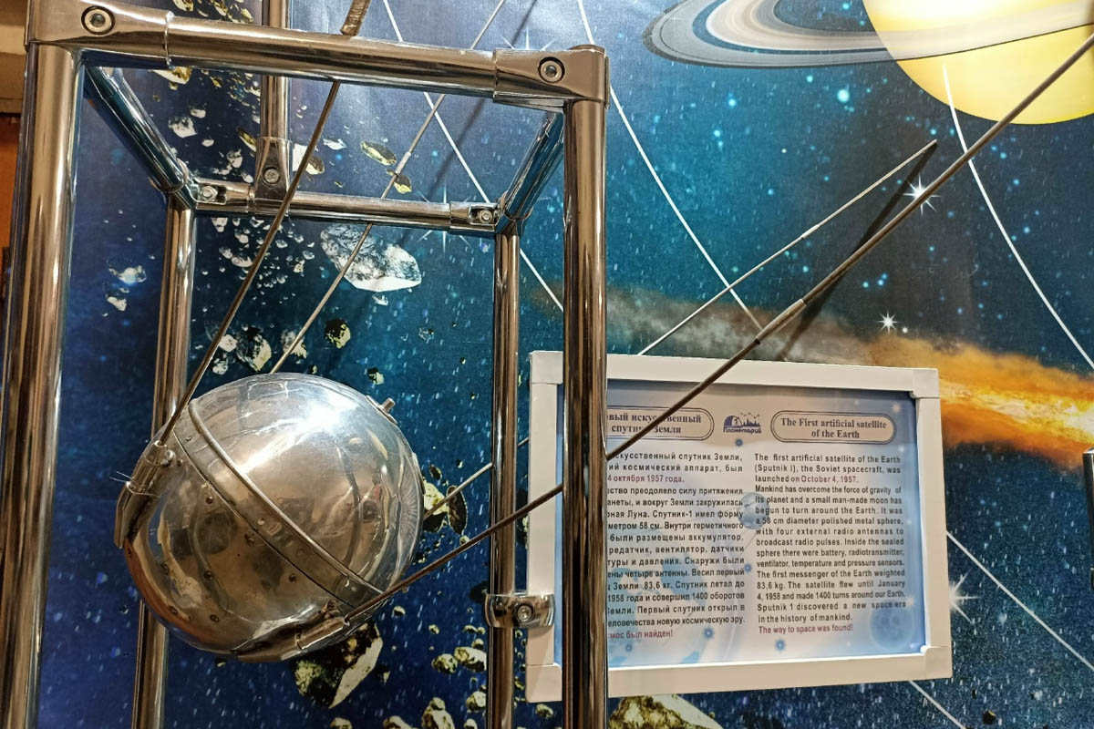 До главного зимнего праздника осталось чуть больше месяца, а значит, мамам и папам пора определяться, куда сводить своих непосед. Благо во Владимире запланировано немало новогодних представлений, которые понравятся как малышам, так и ребятам постарше. «Ключ-Медиа» собрал все мероприятия для детей в областном центре, которые пройдут накануне 2026-го, а также в январские каникулы.