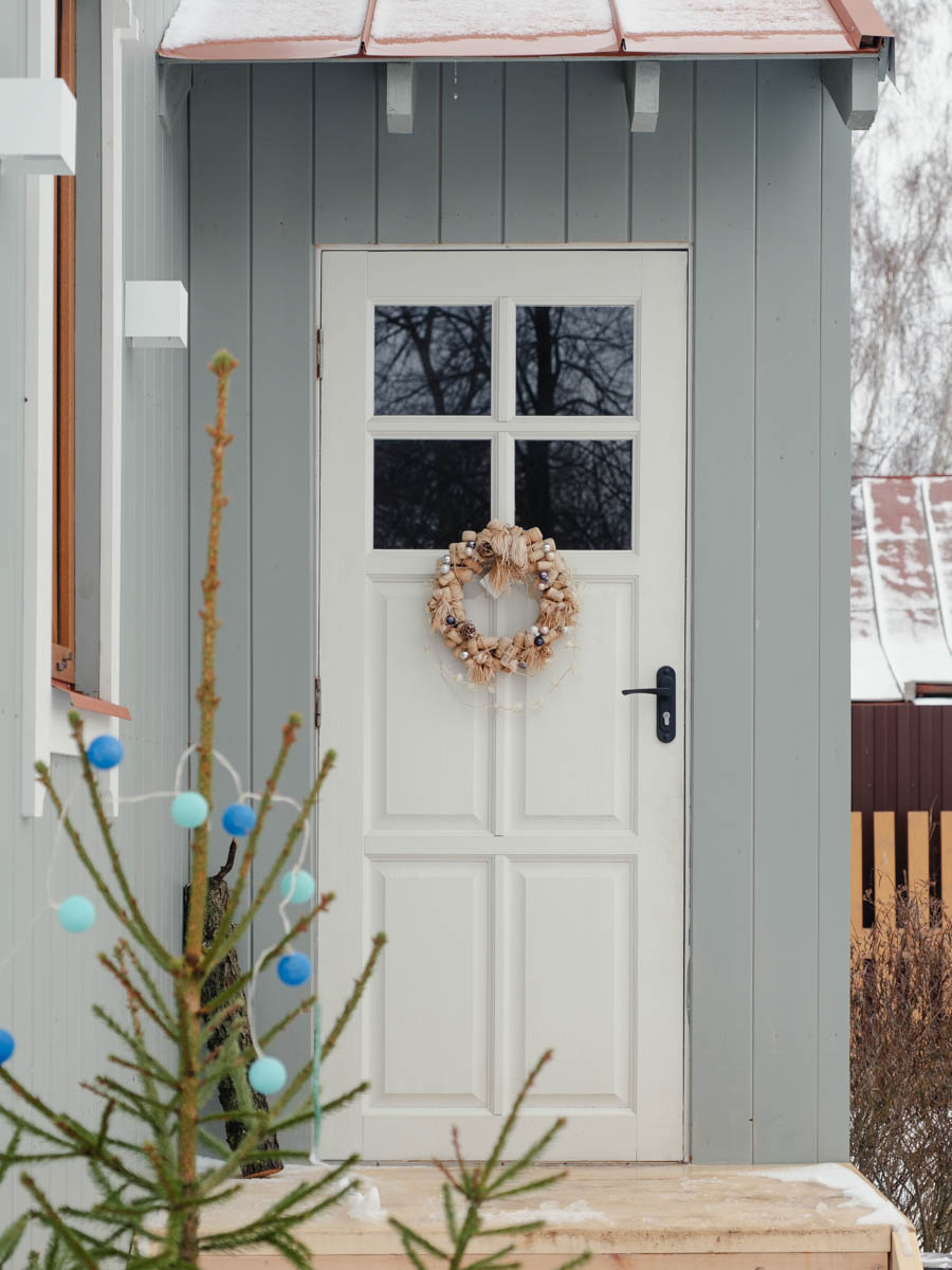 Если Суздаль уже мейнстрим, то новым трендом становится Менчаково — село в 8 километрах от древнего города. Живой населенный пункт вдруг приобрел особое значение благодаря открывшейся там в 2024 году арт-резиденции. «Ключ-Медиа» пообщался с ее владельцем Владимиром Инякиным, чтобы узнать больше о новой культурной локации на карте России.