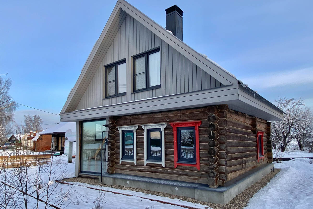 Если Суздаль уже мейнстрим, то новым трендом становится Менчаково — село в 8 километрах от древнего города. Живой населенный пункт вдруг приобрел особое значение благодаря открывшейся там в 2024 году арт-резиденции. «Ключ-Медиа» пообщался с ее владельцем Владимиром Инякиным, чтобы узнать больше о новой культурной локации на карте России.