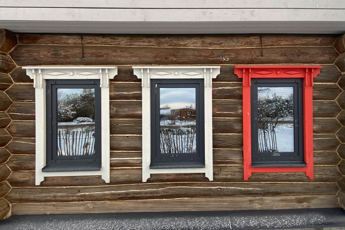 Если Суздаль уже мейнстрим, то новым трендом становится Менчаково — село в 8 километрах от древнего города. Живой населенный пункт вдруг приобрел особое значение благодаря открывшейся там в 2024 году арт-резиденции. «Ключ-Медиа» пообщался с ее владельцем Владимиром Инякиным, чтобы узнать больше о новой культурной локации на карте России.