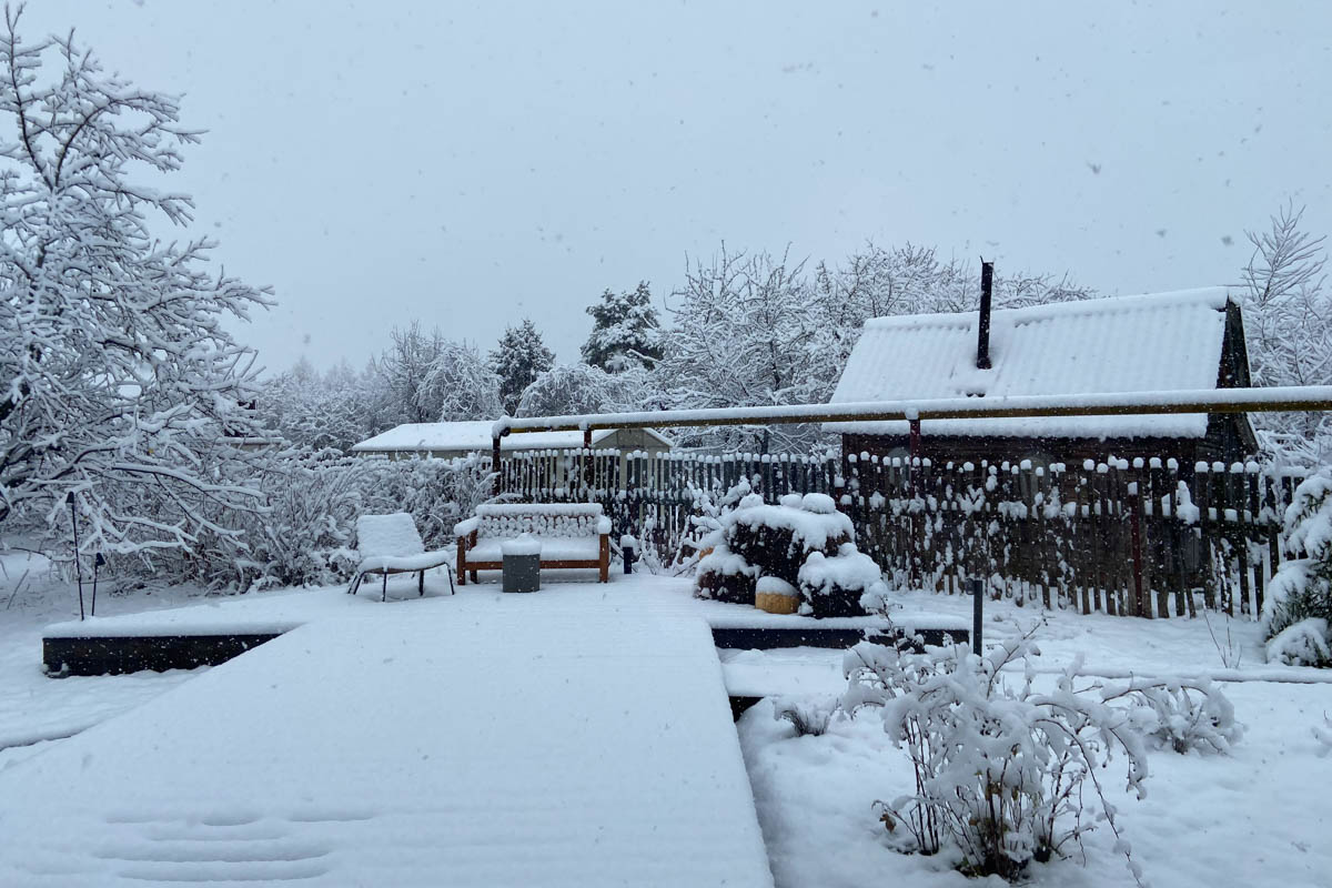 Если Суздаль уже мейнстрим, то новым трендом становится Менчаково — село в 8 километрах от древнего города. Живой населенный пункт вдруг приобрел особое значение благодаря открывшейся там в 2024 году арт-резиденции. «Ключ-Медиа» пообщался с ее владельцем Владимиром Инякиным, чтобы узнать больше о новой культурной локации на карте России.
