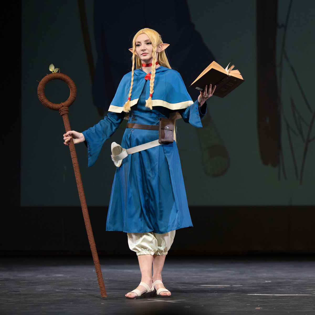 Жительница Коврова Екатерина Калинина вновь оказалась на сцене косплей-фестиваля «Тогучи» в Москве. На сей раз девушка выбрала образ полуэльфийки Марсиль Донато из популярного аниме про авантюристов «Подземелье вкусностей». Как прошел показ, мастерица перевоплощения рассказала «Ключ-Медиа».