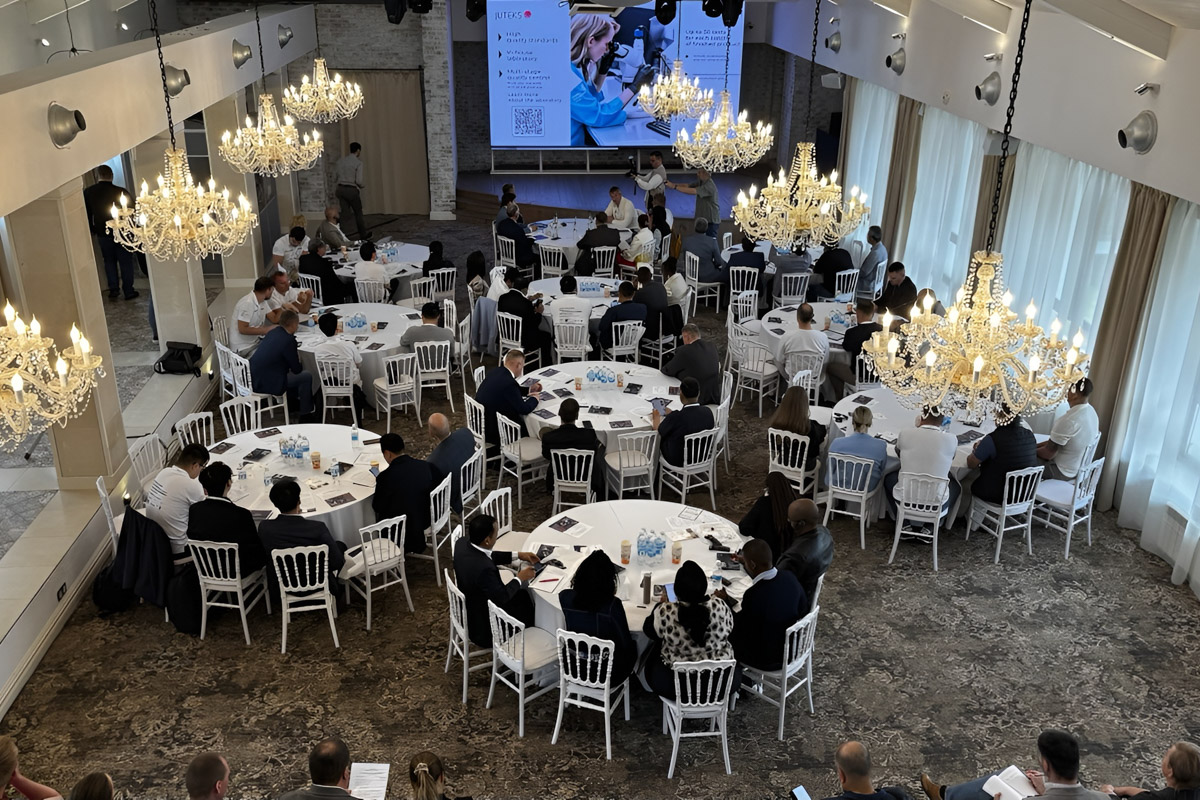 11 — 12 декабря на «Суздаль Арене» пройдет Международный день во Владимирской области. Масштабное мероприятие, направленное на развитие межгосударственной кооперации, традиционно организует АНО «Центр поддержки экспорта Владимирской области». Детали — в нашем материале.