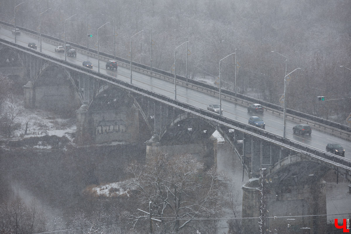 У зимы есть нерушимое правило — наступать внезапно. На этот раз синоптики готовы назвать точную дату, когда во Владимирской области установится холодный сезон с морозом, снегом и пронизывающим ветром. Интересно, для коммунальщиков его приход все равно станет сюрпризом?
